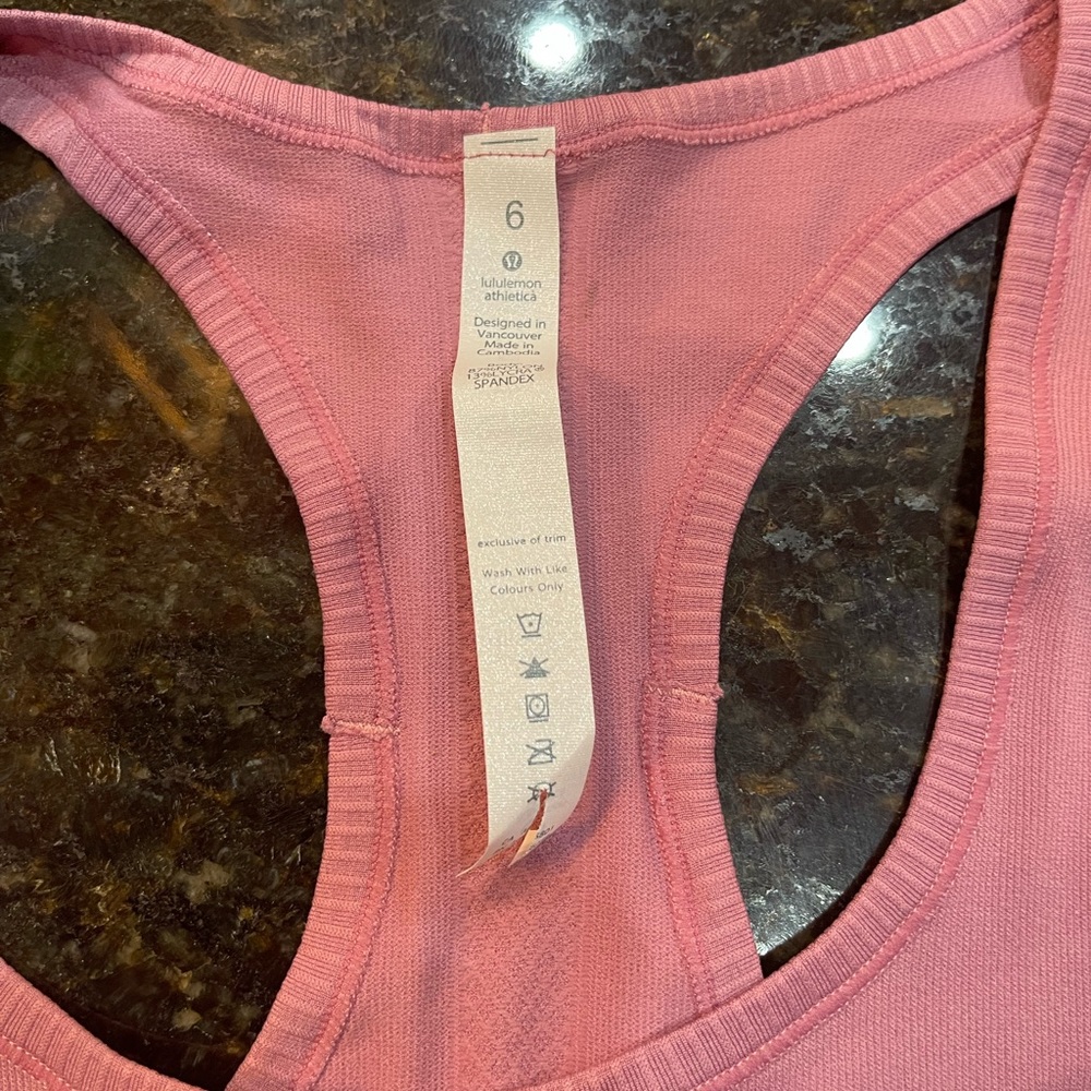 Lululemon Swifty tank.